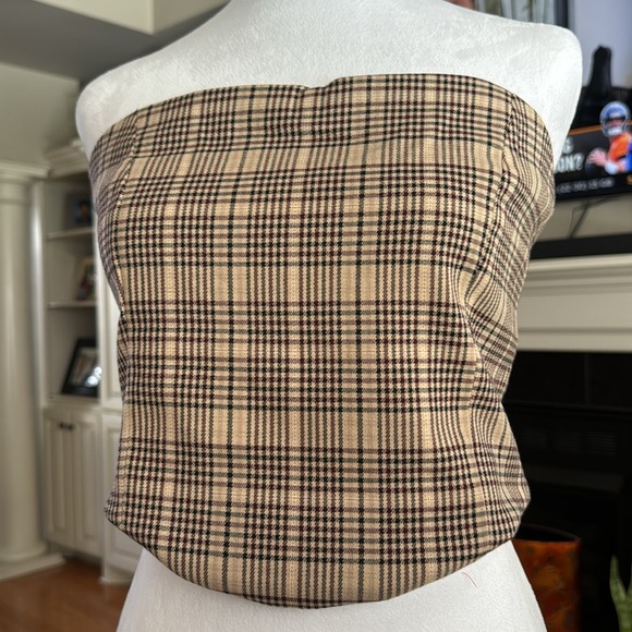 GB
Strapless Plaid Print Smocked Back Bustier Top - Picture 2 of 4